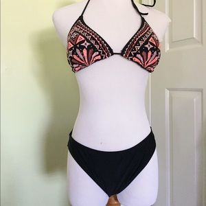 black and pink triangle bikini top, summer, pretty